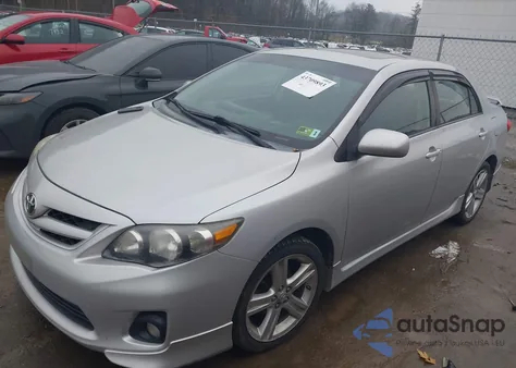 2013 Toyota Corolla S z USA, uszkodzony, nr VIN 2T1BU4EE9DC076613